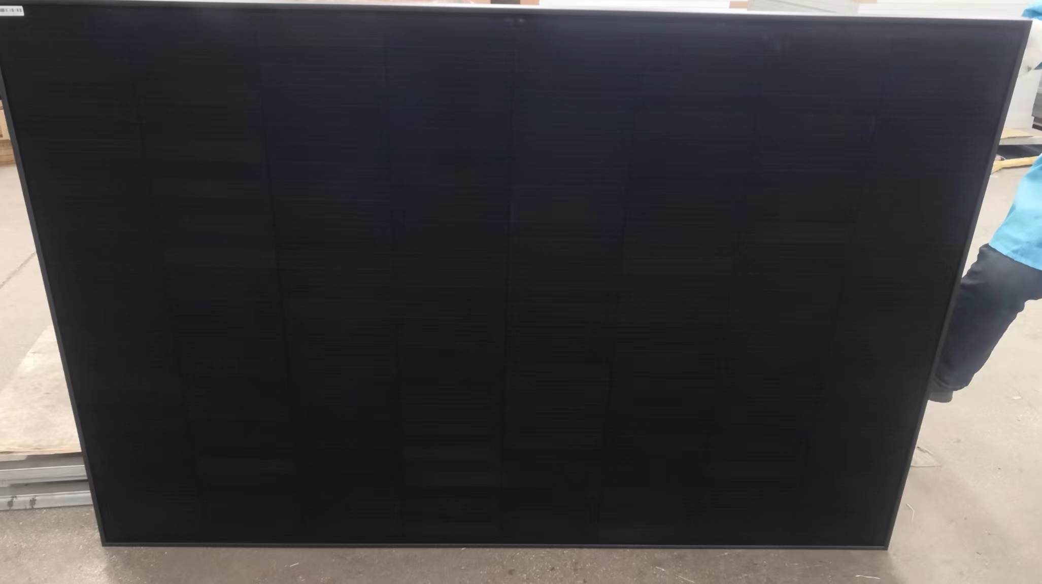 What Are Full Black Solar Panel?